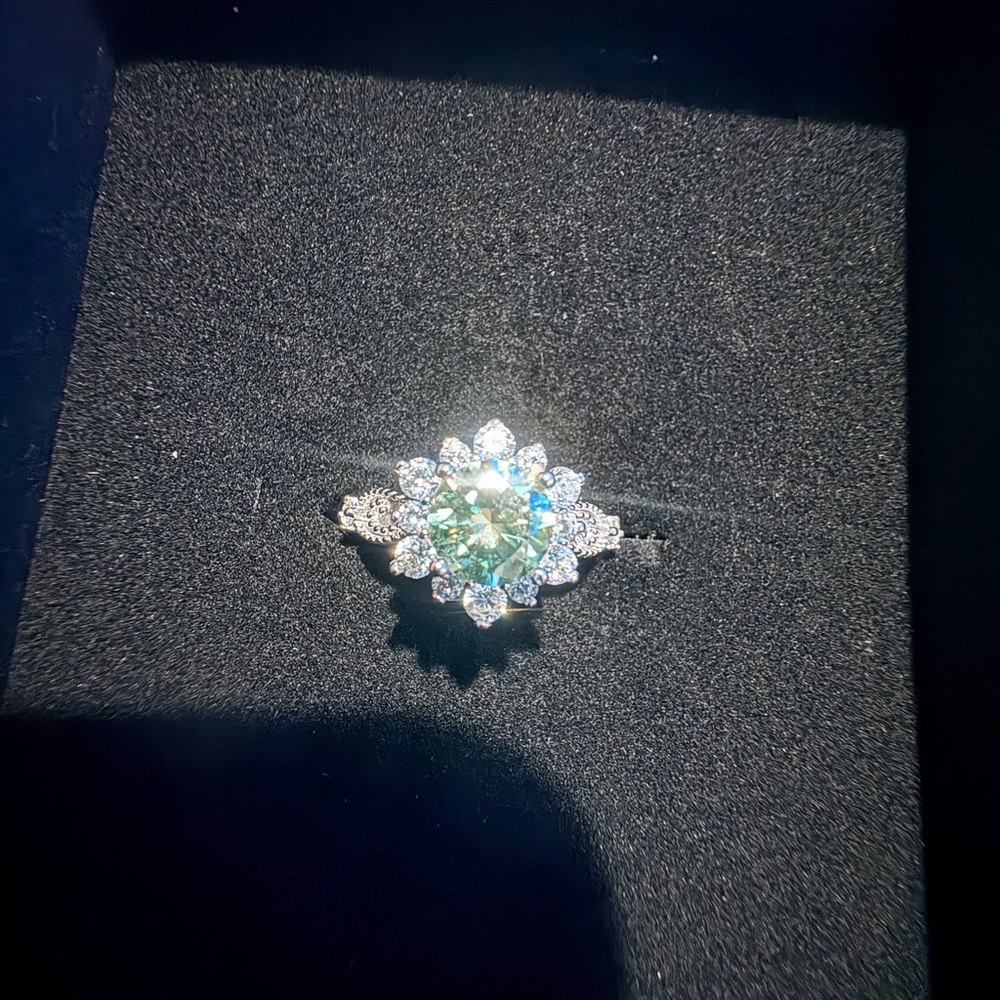 Elegant S925 Sterling Silver Moissanite Ring, 1 Carat Snowflake Design